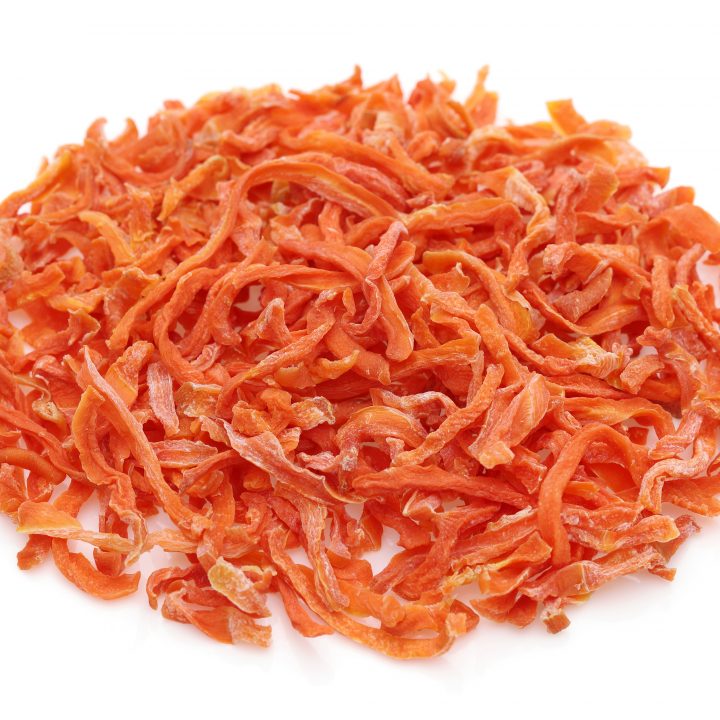 Dried,Chopped,Carrots,Isolated,On,White,Background,,Dry,Carrot,Flakes.